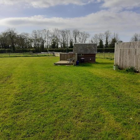 Glamping In Wiltshire The Green Knoll Is A Charm Chippenham  Eksteriør billede