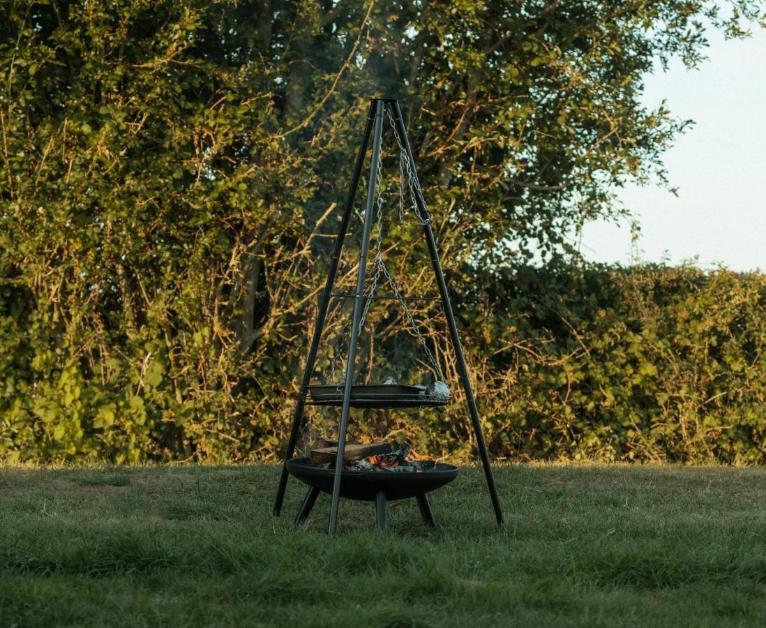 Glamping In Wiltshire The Green Knoll Is A Charm Chippenham  Eksteriør billede